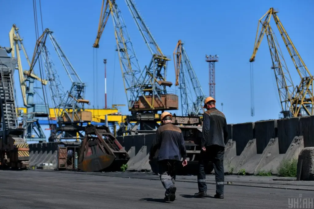 Зовнішня торгівля України зросла, але дефіцит досяг рекордних показників