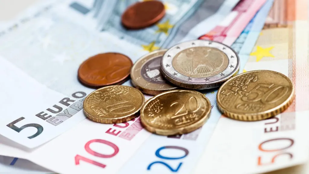 Єврокомісія запропонувала кредит Україні на €140 мільярдів за рахунок заморожених активів РФ