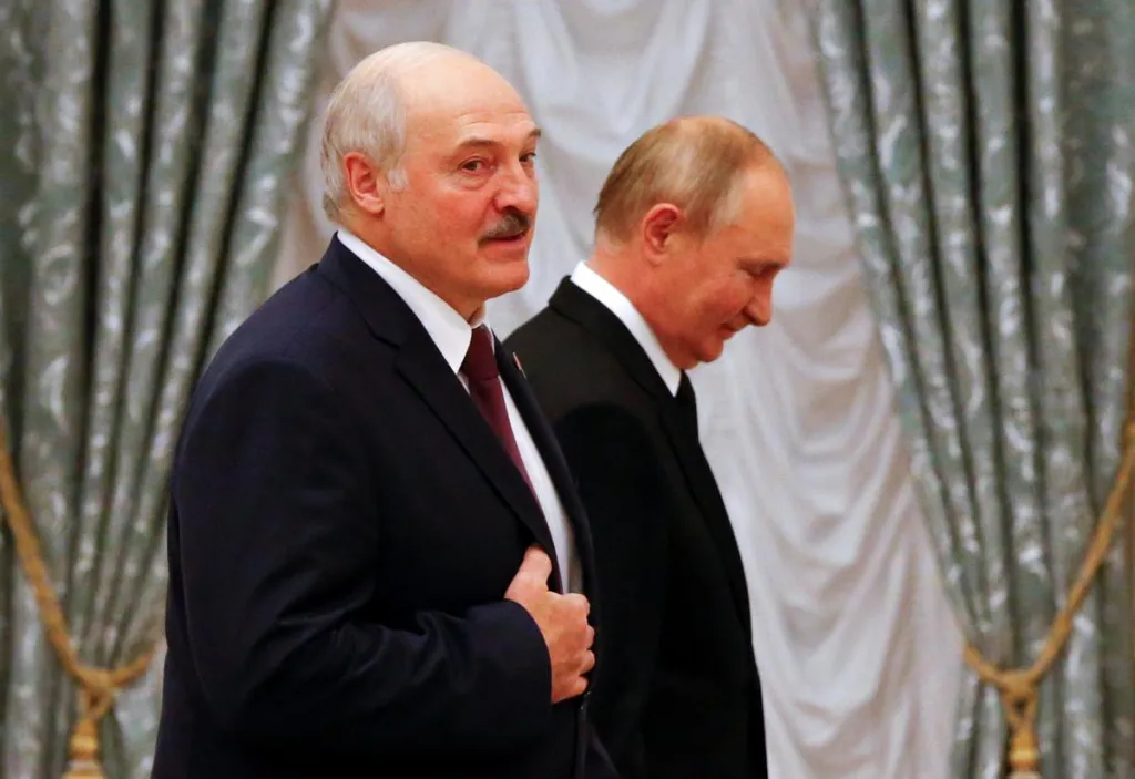 Лукашенко заявив про наслідки ультиматумів Путіна щодо України