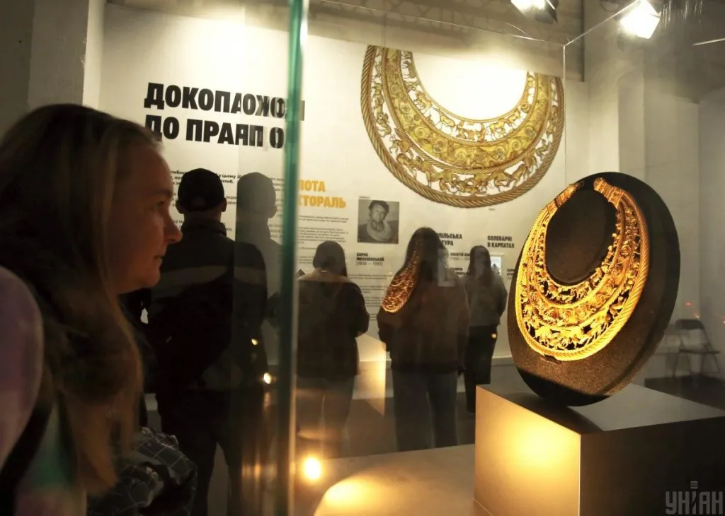 Виставка Ukraine WOW у Києві: як довго триватиме проєкт про українську спадщину