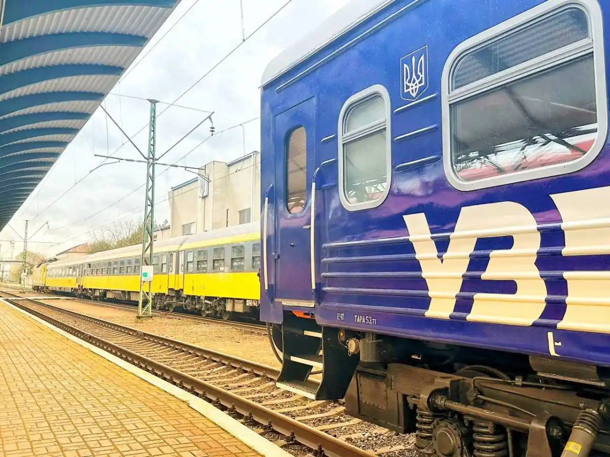 “Укрзалізниця” повідомила про незначні затримки поїздів через перебої з електропостачанням