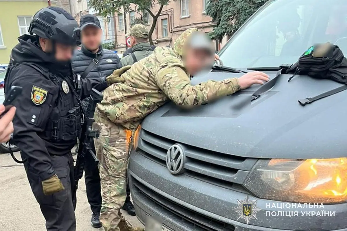 У Тернополі затримали групу військових, які викрадали людей і катували їх