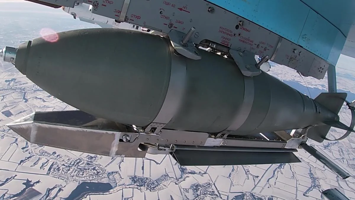 Росія різко збільшила кількість авіаударів керованими бомбами по Україні – Міноборони