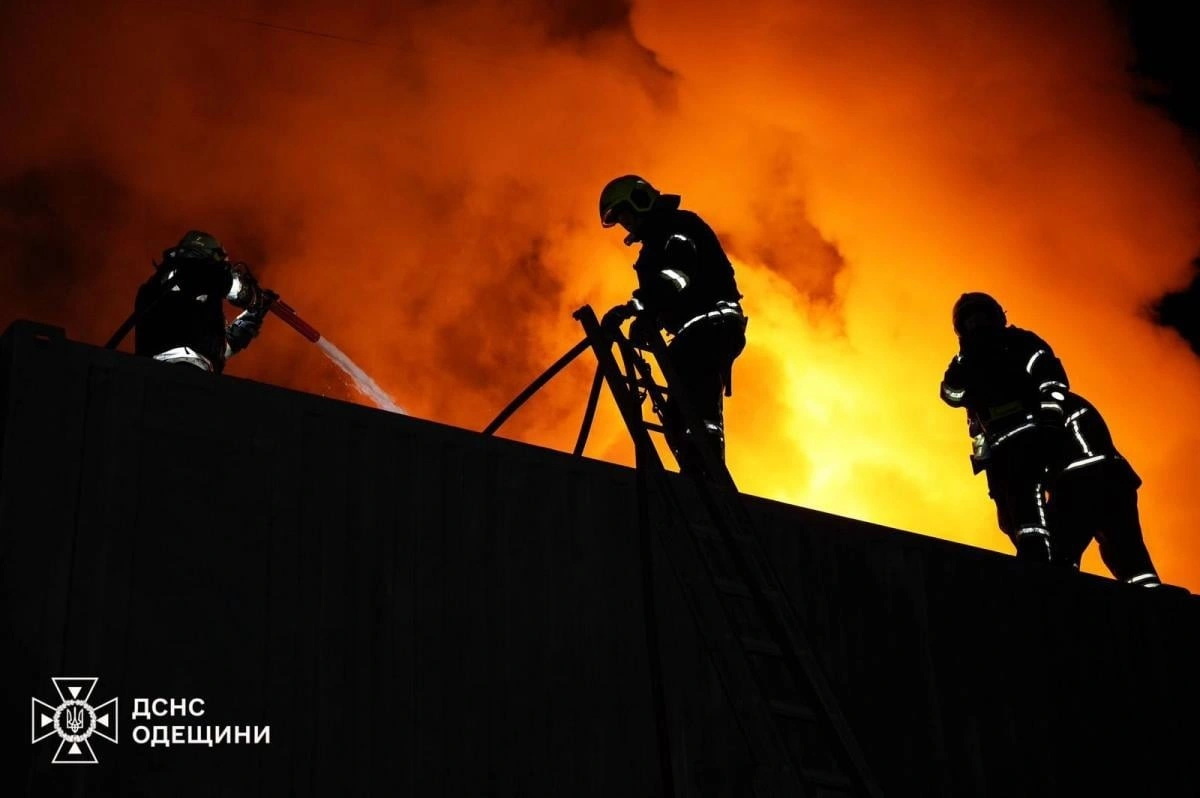 Нічна атака на Одесу: поранені діти, пожежі та масштабні перебої в місті