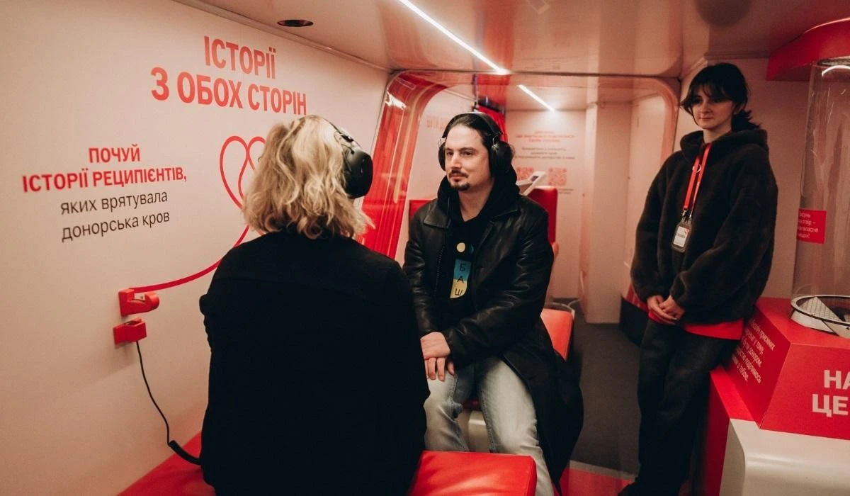 «Теплокровні» знову збирають донорів: у Києві представили виставку про кров і оголосили нові дати акції «Теплокровні» знову збирають донорів: у Києві представили виставку про кров і оголосили нові дати акції