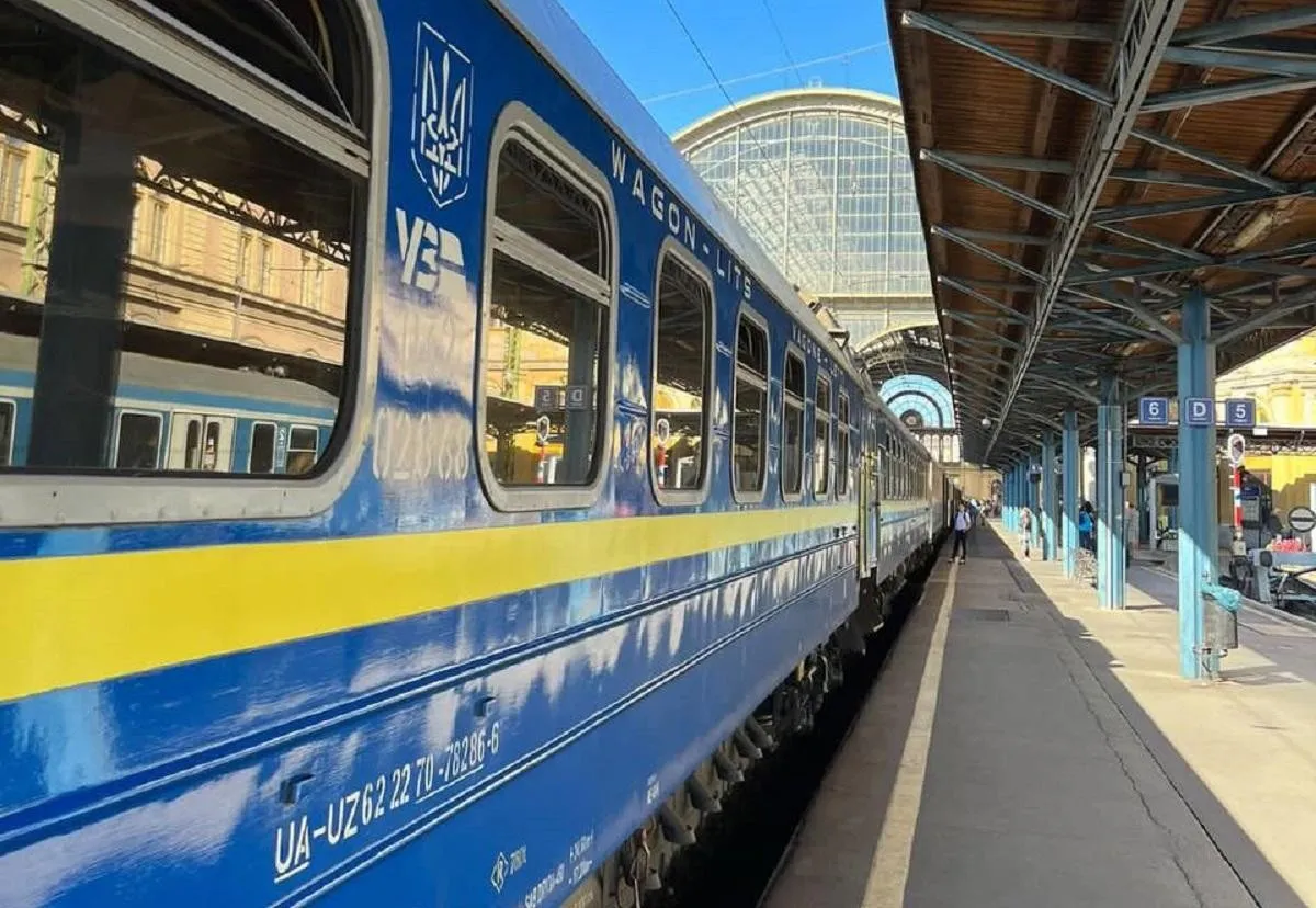 Аварія на колії під Коростенем паралізувала рух: пасажирські поїзди йдуть з багатогодинними затримками