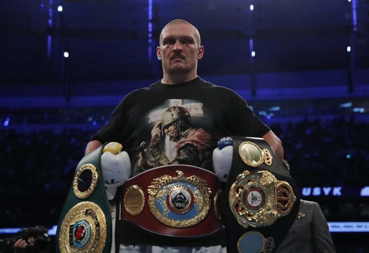 Олександр Усик — автор кращого нокауту року за версією WBC