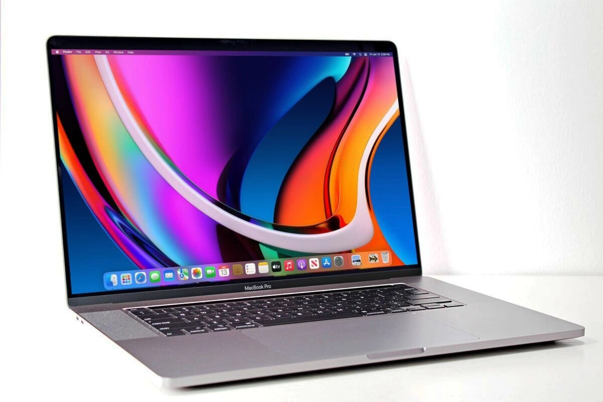 Топ-5 причин, чому MacBook залишається найкращим ноутбуком для роботи та навчання