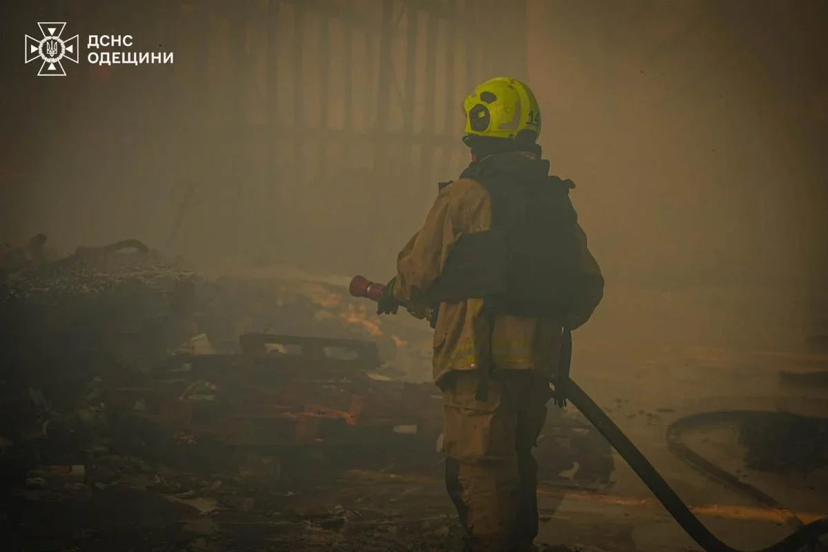 Російські ракети знищили великий логістичний вузол санітарно-гігієнічних товарів на Одещині